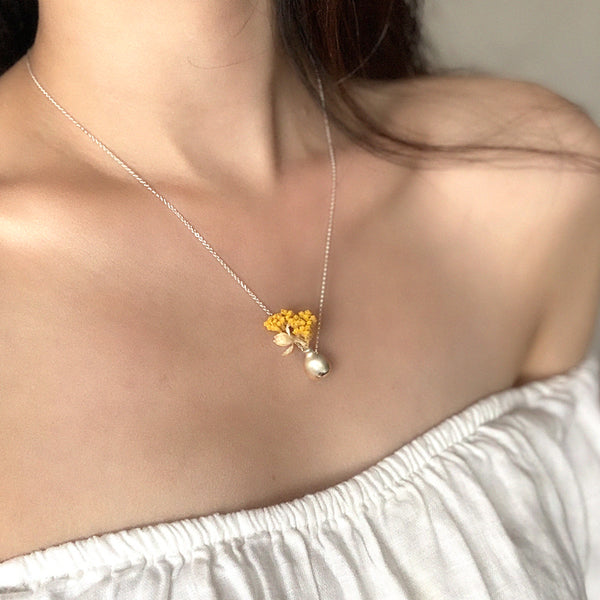 Tinicoterie Frosted Mirror Vase Necklace - sterling silver - model front